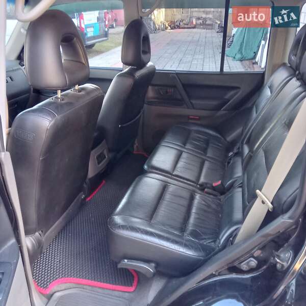 Позашляховик / Кросовер Mitsubishi Pajero 2006 в Києві