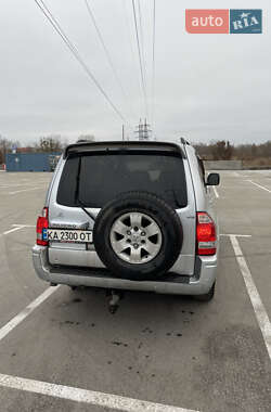 Позашляховик / Кросовер Mitsubishi Pajero 2004 в Києві