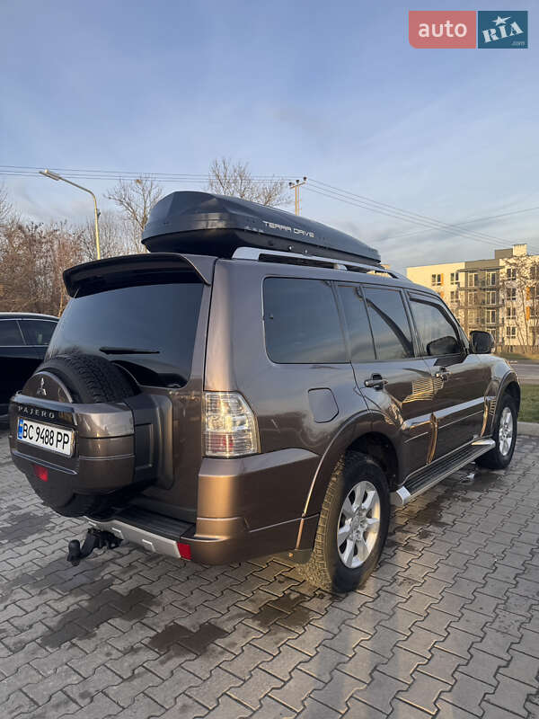 Внедорожник / Кроссовер Mitsubishi Pajero 2010 в Львове фото 3 Внедорожник / Кроссовер Mitsubishi Pajero 2010 в Львове