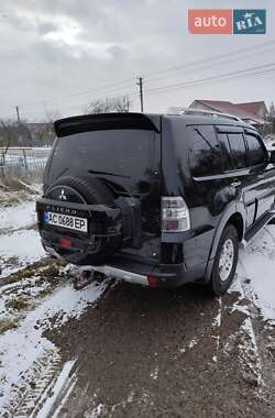 Внедорожник / Кроссовер Mitsubishi Pajero 2007 в Нововолынске