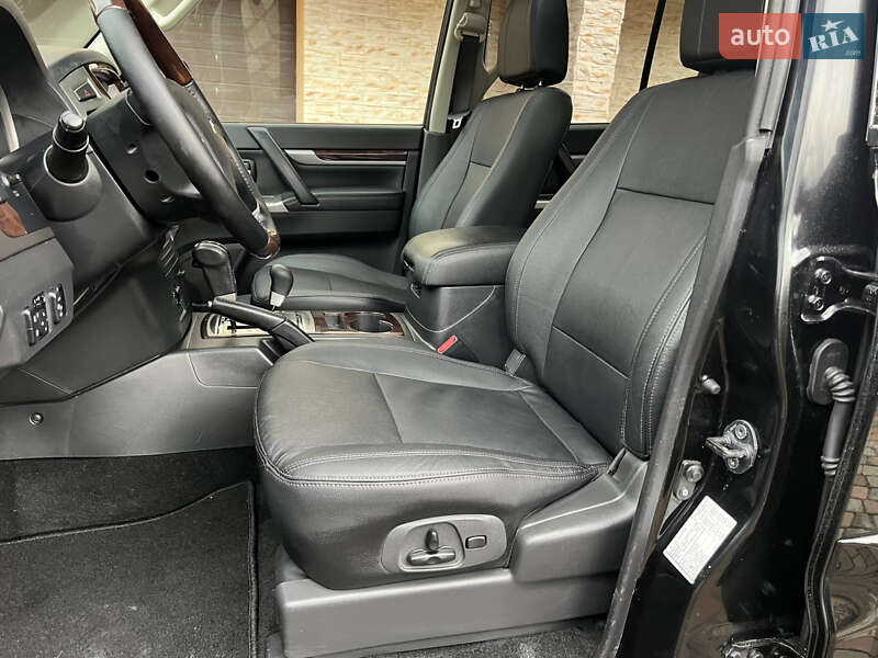 Внедорожник / Кроссовер Mitsubishi Pajero 2018 в Черновцах фото 32 Внедорожник / Кроссовер Mitsubishi Pajero 2018 в Черновцах