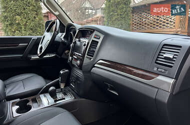 Внедорожник / Кроссовер Mitsubishi Pajero 2018 в 
