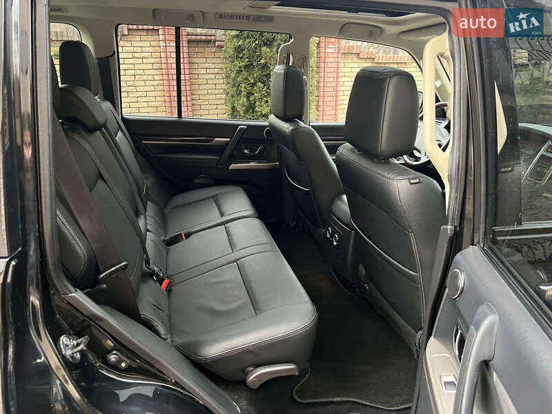 Внедорожник / Кроссовер Mitsubishi Pajero 2018 в Черновцах фото 41 Внедорожник / Кроссовер Mitsubishi Pajero 2018 в Черновцах