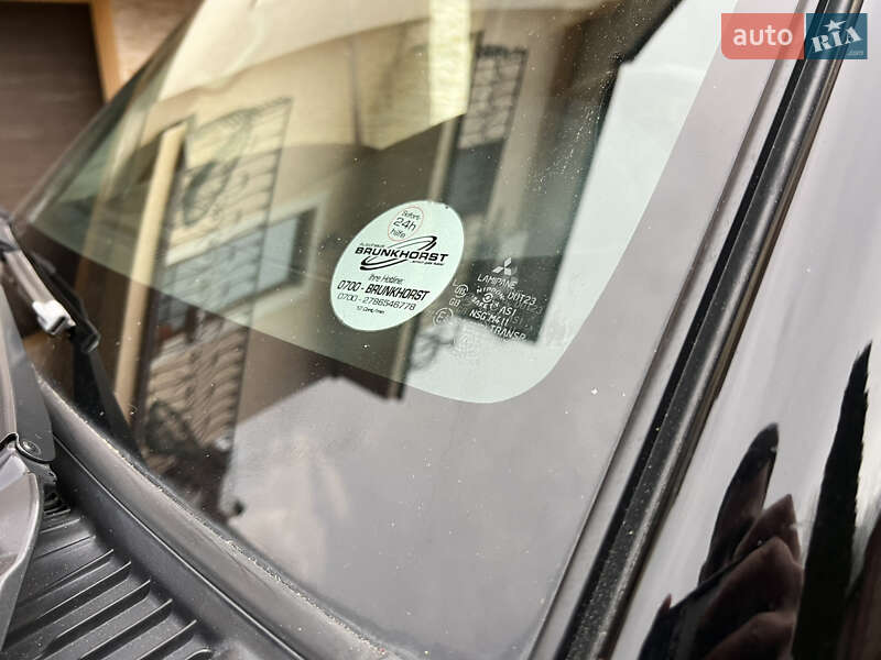 Внедорожник / Кроссовер Mitsubishi Pajero 2018 в Черновцах фото 53 Внедорожник / Кроссовер Mitsubishi Pajero 2018 в Черновцах