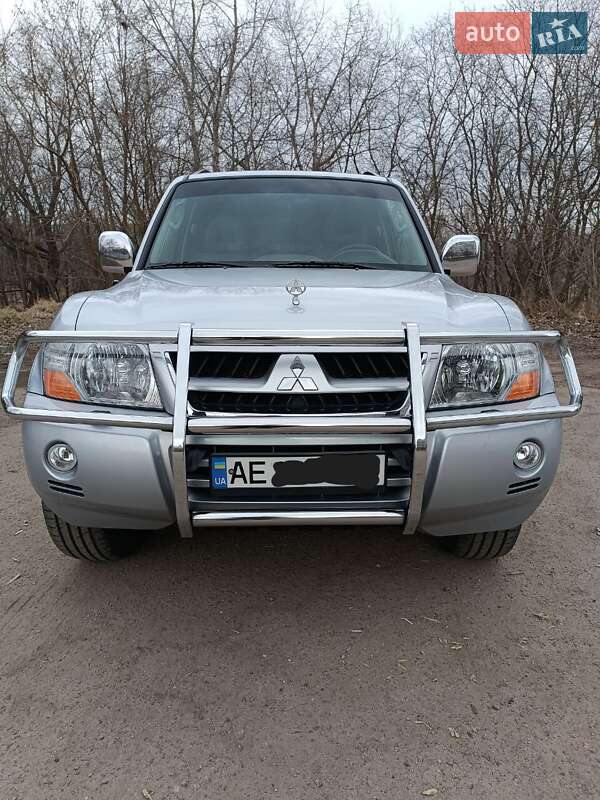 Внедорожник / Кроссовер Mitsubishi Pajero 2007 в Каменском