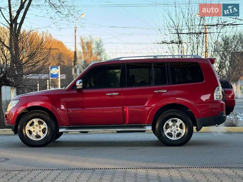 Внедорожник / Кроссовер Mitsubishi Pajero 2007 в Ружине