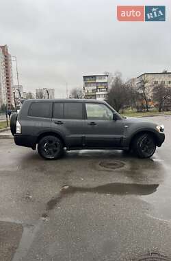 Внедорожник / Кроссовер Mitsubishi Pajero 2005 в Киеве