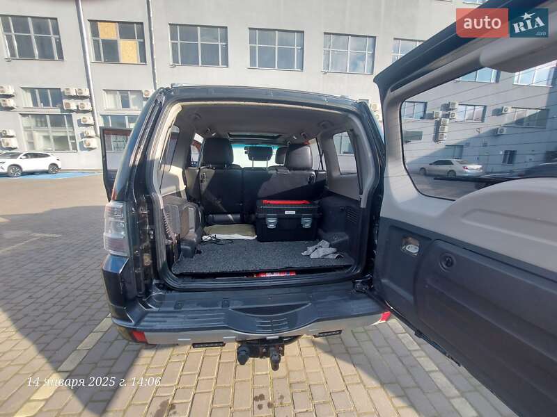 Внедорожник / Кроссовер Mitsubishi Pajero 2007 в Одессе