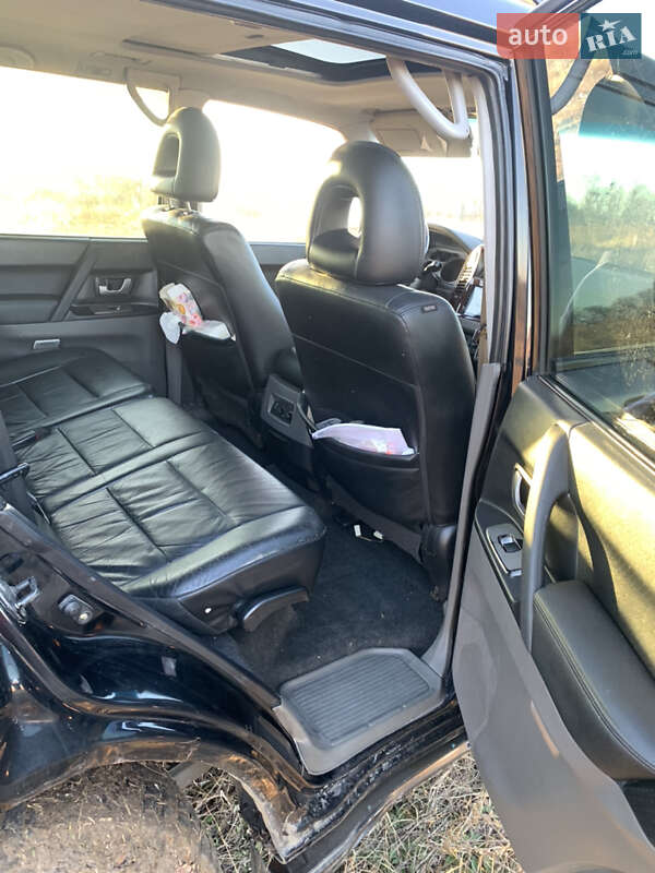 Внедорожник / Кроссовер Mitsubishi Pajero 2006 в Киеве фото 19 Внедорожник / Кроссовер Mitsubishi Pajero 2006 в Киеве