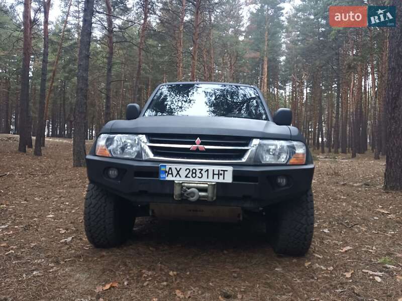 Внедорожник / Кроссовер Mitsubishi Pajero 2002 в Змиеве