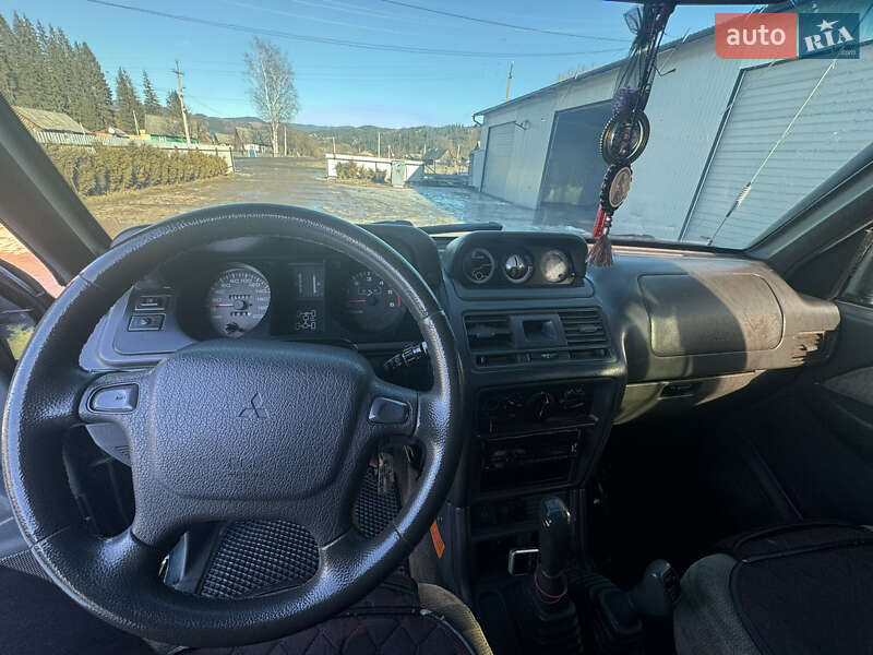 Внедорожник / Кроссовер Mitsubishi Pajero 1997 в Путиле