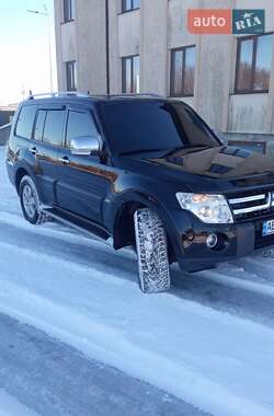 Внедорожник / Кроссовер Mitsubishi Pajero 2008 в Гайсине