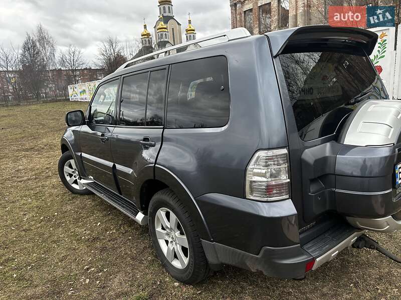 Внедорожник / Кроссовер Mitsubishi Pajero 2007 в Конотопе