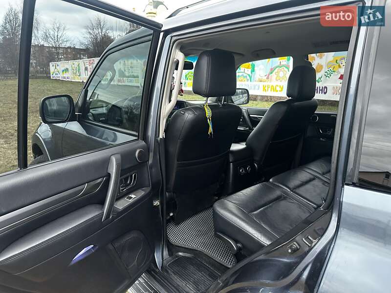 Внедорожник / Кроссовер Mitsubishi Pajero 2007 в Конотопе