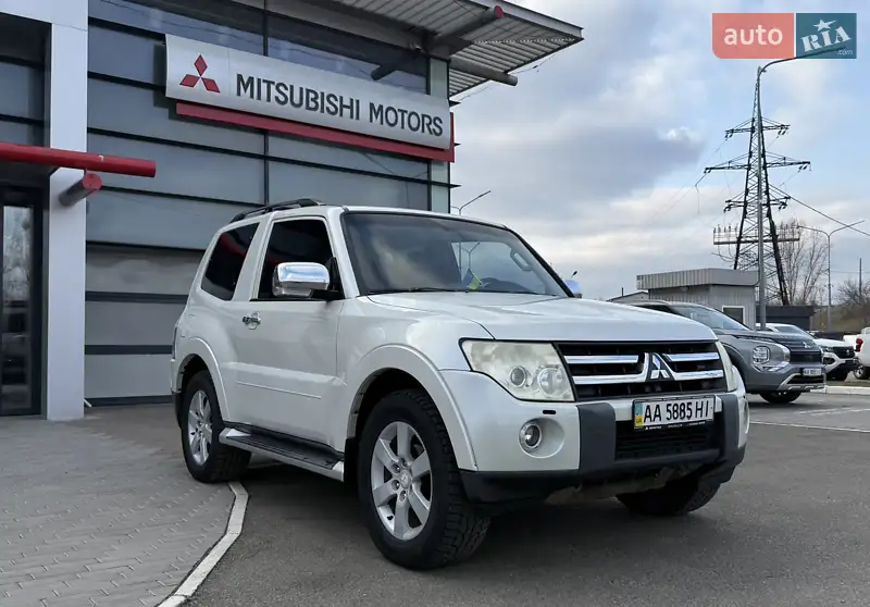 Позашляховик / Кросовер Mitsubishi Pajero 2008 в 