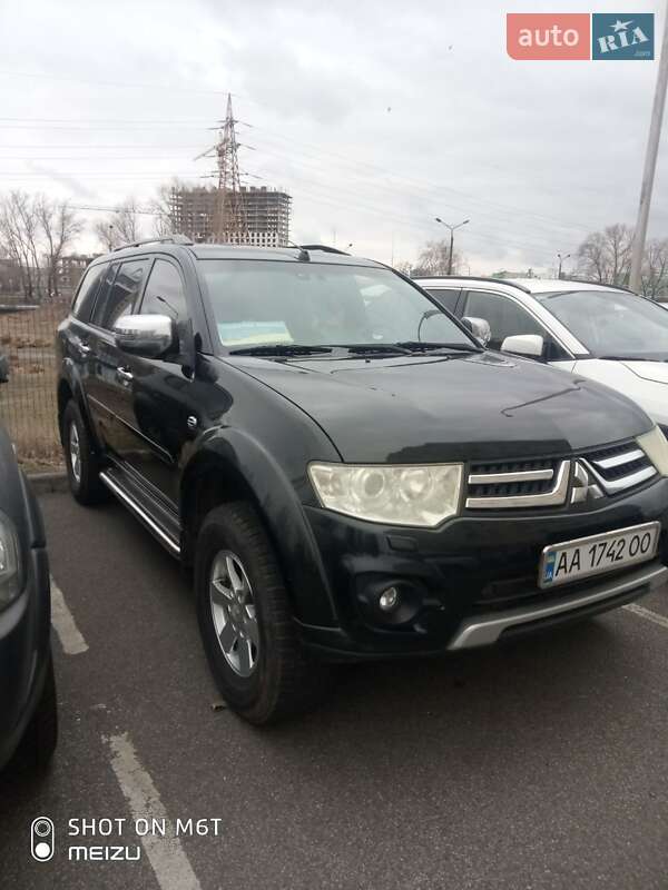 Mitsubishi Pajero 2014