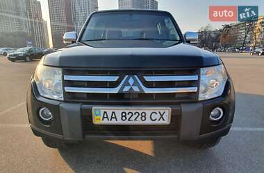 Внедорожник / Кроссовер Mitsubishi Pajero 2007 в Киеве