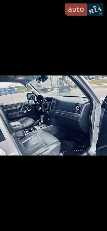 Внедорожник / Кроссовер Mitsubishi Pajero 2014 в Ровно