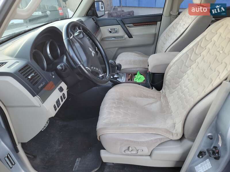 Внедорожник / Кроссовер Mitsubishi Pajero 2007 в Сарнах