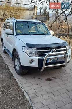 Внедорожник / Кроссовер Mitsubishi Pajero 2007 в 
