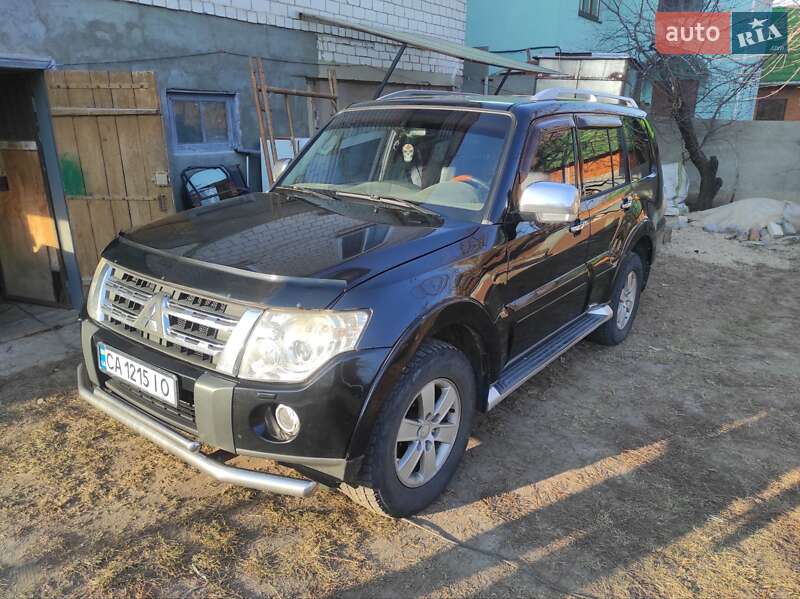 Внедорожник / Кроссовер Mitsubishi Pajero 2007 в 