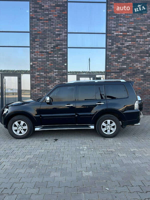 Внедорожник / Кроссовер Mitsubishi Pajero 2008 в Черновцах