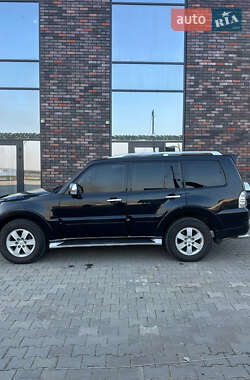 Позашляховик / Кросовер Mitsubishi Pajero 2008 в 