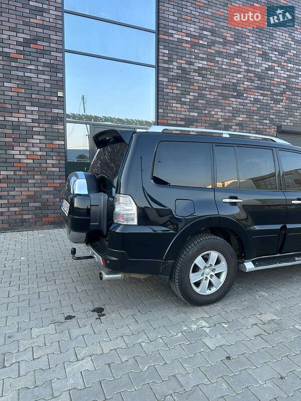 Внедорожник / Кроссовер Mitsubishi Pajero 2008 в Черновцах