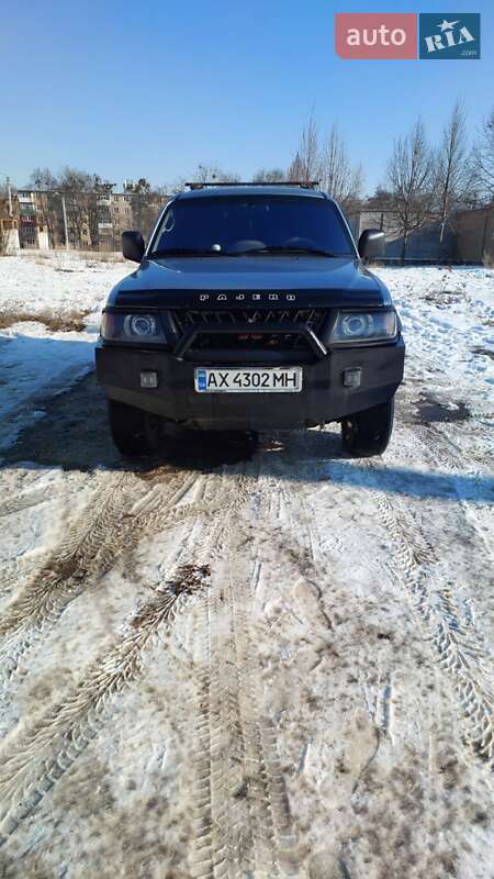 Позашляховик / Кросовер Mitsubishi Pajero 2001 в 