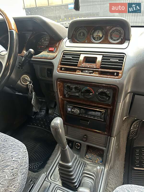 Внедорожник / Кроссовер Mitsubishi Pajero 1997 в Черновцах фото 5 Внедорожник / Кроссовер Mitsubishi Pajero 1997 в Черновцах