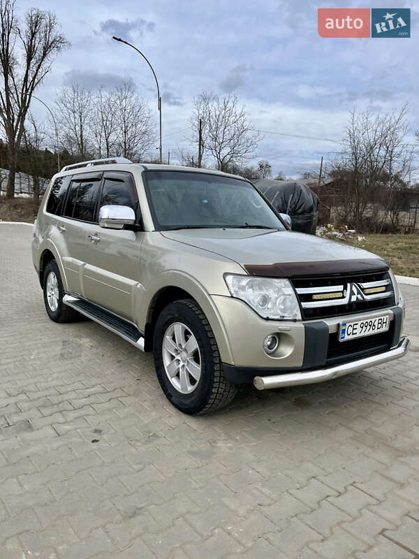 Внедорожник / Кроссовер Mitsubishi Pajero 2008 в Черновцах