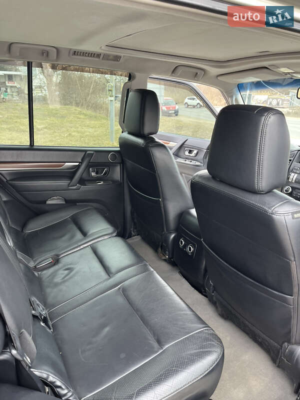 Внедорожник / Кроссовер Mitsubishi Pajero 2008 в Черновцах