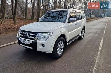 Внедорожник / Кроссовер Mitsubishi Pajero 2010 в Черновцах