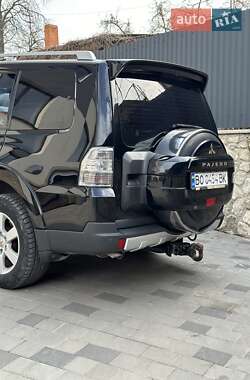 Внедорожник / Кроссовер Mitsubishi Pajero 2008 в 