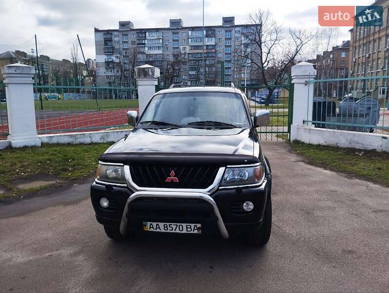 Внедорожник / Кроссовер Mitsubishi Pajero 2000 в Киеве