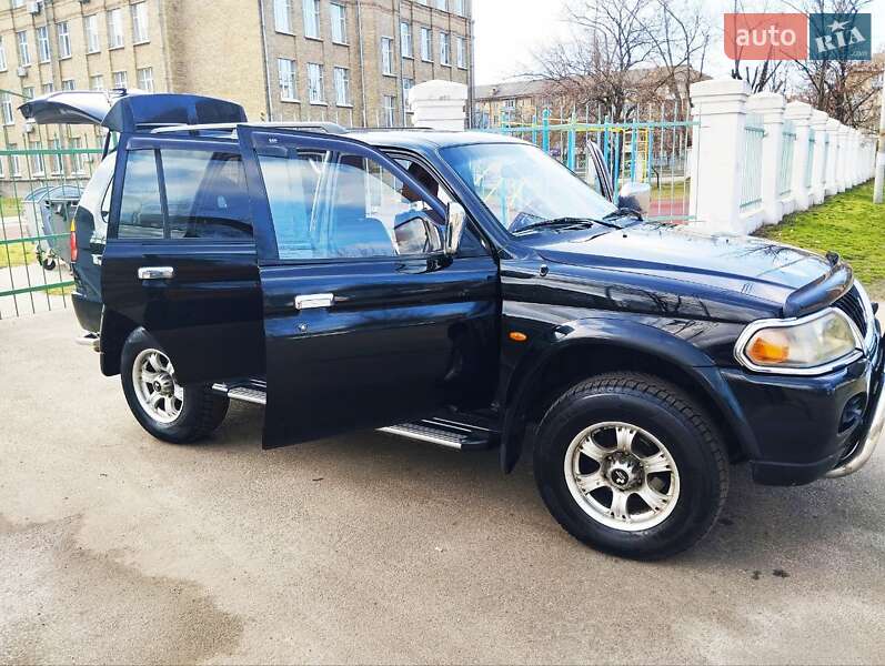 Внедорожник / Кроссовер Mitsubishi Pajero 2000 в Киеве