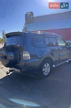 Внедорожник / Кроссовер Mitsubishi Pajero 2008 в 