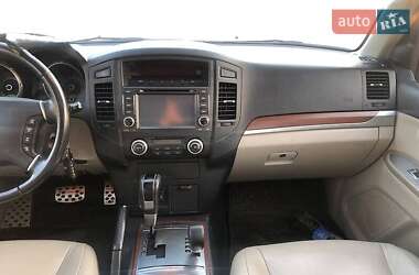 Внедорожник / Кроссовер Mitsubishi Pajero 2008 в 