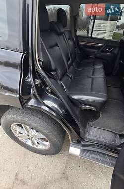 Внедорожник / Кроссовер Mitsubishi Pajero 2007 в 