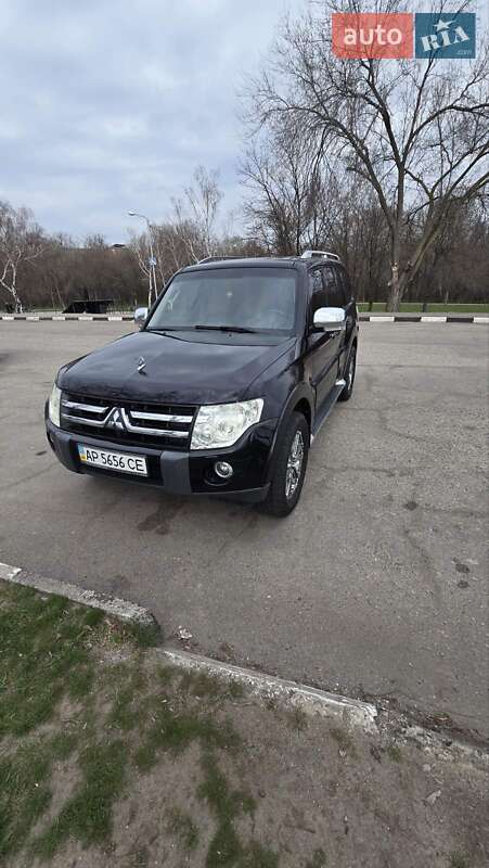 Внедорожник / Кроссовер Mitsubishi Pajero 2007 в 