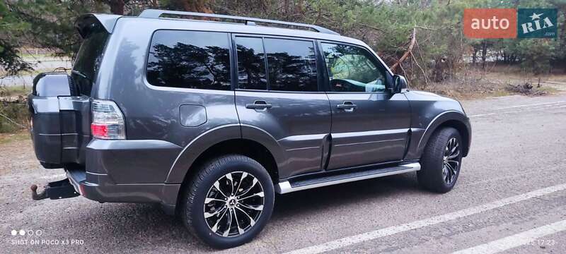 Позашляховик / Кросовер Mitsubishi Pajero 2016 в Смілі