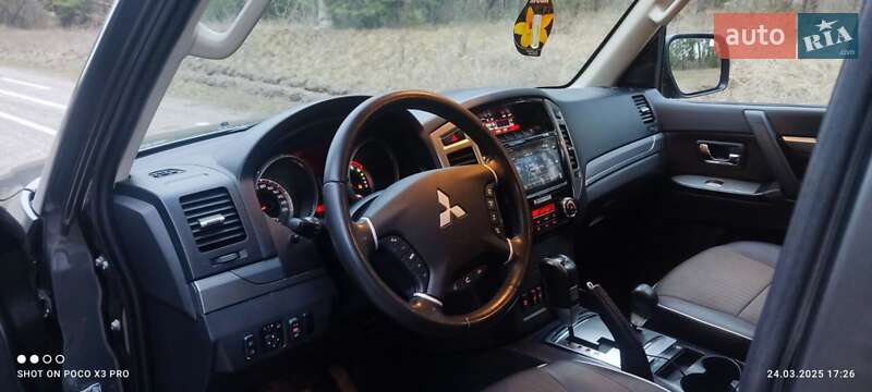 Позашляховик / Кросовер Mitsubishi Pajero 2016 в Смілі