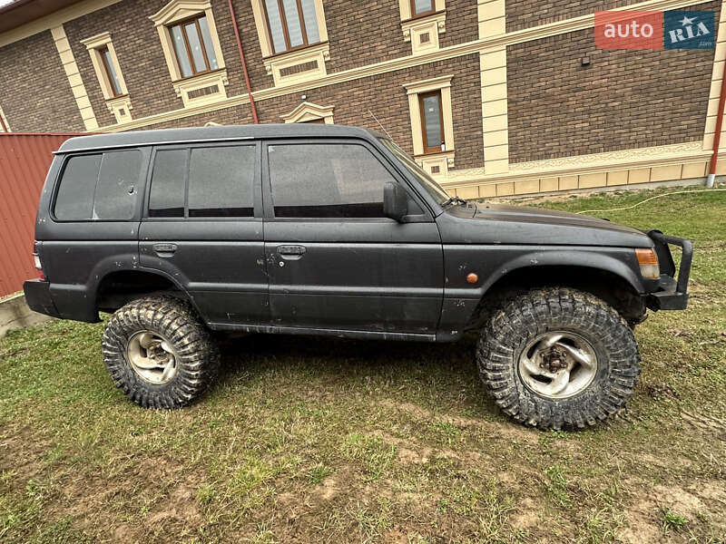 Позашляховик / Кросовер Mitsubishi Pajero 1996 в Чернівцях