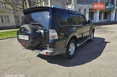Внедорожник / Кроссовер Mitsubishi Pajero 2007 в 
