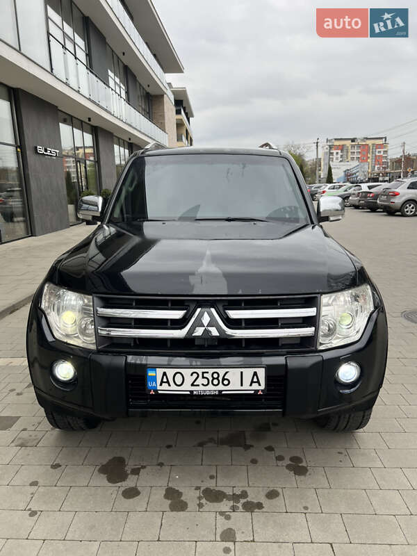 Позашляховик / Кросовер Mitsubishi Pajero 2007 в 