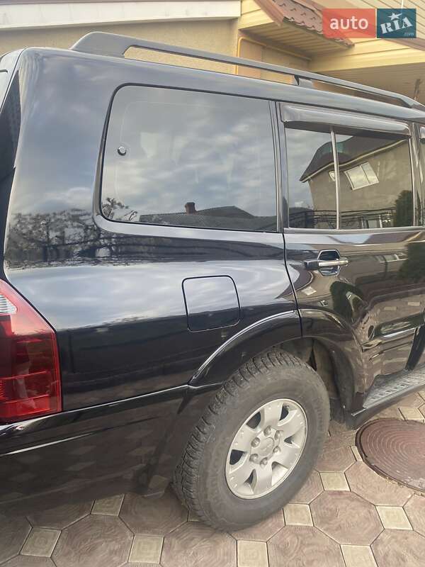 Внедорожник / Кроссовер Mitsubishi Pajero 2005 в Первомайске