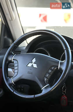 Внедорожник / Кроссовер Mitsubishi Pajero 2008 в 