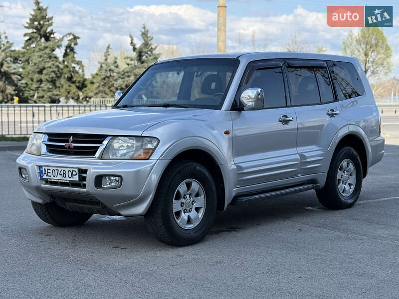 Mitsubishi Pajero 2002