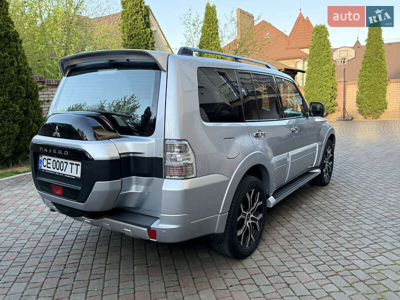 Внедорожник / Кроссовер Mitsubishi Pajero 2017 в Черновцах