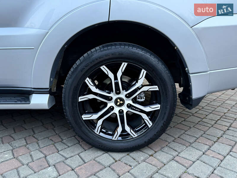 Внедорожник / Кроссовер Mitsubishi Pajero 2017 в Черновцах